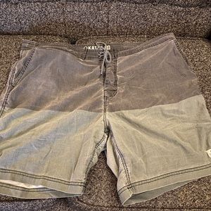 Swimming trunks - Short in length